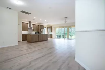 8419 Whispering Woods Court, Lakewood Ranch, FL 34202 - Photo 9