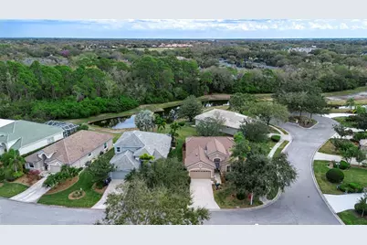 8419 Whispering Woods Court, Lakewood Ranch, FL 34202 - Photo 3