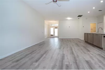 8419 Whispering Woods Court, Lakewood Ranch, FL 34202 - Photo 13