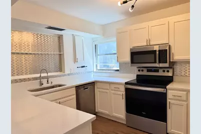 994 N Beneva Road #T2, Sarasota, FL 34232 - Photo 9