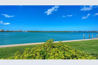 376 West Royal Flamingo Drive, Sarasota, FL 34236 - Photo 17