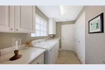 5926 Benevento Drive, Sarasota, FL 34238 - Photo 23