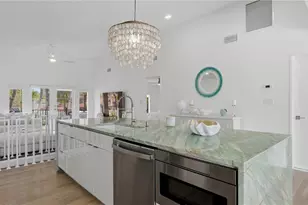 4939 Commonwealth Dr, Sarasota, FL 34242 - Photo 7