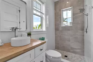 2215 Avenue C, Bradenton Beach, FL 34217 - Photo 31