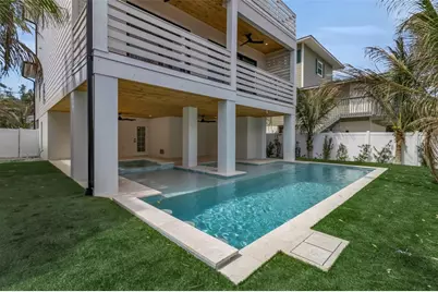 2215 Avenue C, Bradenton Beach, FL 34217 - Photo 3