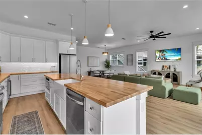 2215 Avenue C, Bradenton Beach, FL 34217 - Photo 19