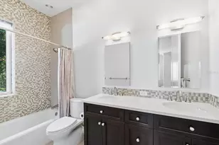 1655 South Dr, Sarasota, FL 34239 - Photo 27