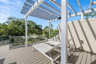 1655 South Dr, Sarasota, FL 34239 - Photo 41