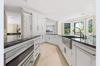 1655 South Drive, Sarasota, FL 34239 - Photo 17