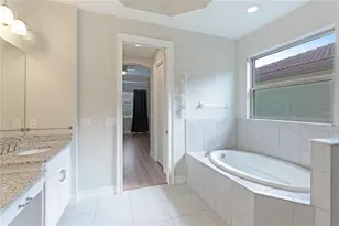 128 Ventosa Pl, Nokomis, FL 34275 - Photo 13
