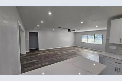 3317 Pine Valley Drive, Sarasota, FL 34239 - Photo 21