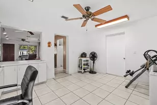 1602 27th St W, Bradenton, FL 34205 - Photo 15