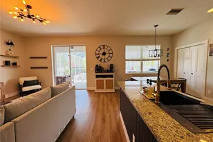 15207 Searobbin Dr, Lakewood Ranch, FL 34202 - Photo 9