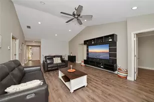 4689 Oak Forest Dr E, Sarasota, FL 34231 - Photo 13