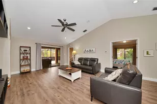 4689 Oak Forest Dr E, Sarasota, FL 34231 - Photo 7