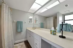 4689 Oak Forest Dr E, Sarasota, FL 34231 - Photo 25