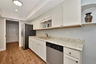 4689 Oak Forest Dr E, Sarasota, FL 34231 - Photo 15