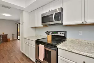 4689 Oak Forest Dr E, Sarasota, FL 34231 - Photo 17