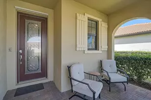 10209 Fiddlewood Dr, Venice, FL 34293 - Photo 5