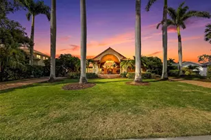 1749 Sandalwood Dr, Sarasota, FL 34231 - Photo 3