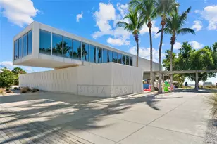 1749 Sandalwood Dr, Sarasota, FL 34231 - Photo 53