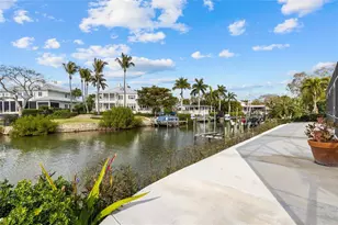 1749 Sandalwood Dr, Sarasota, FL 34231 - Photo 45