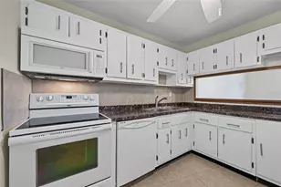 245 Center Rd, Venice, FL 34285 - Photo 9