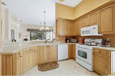 7623 Whitebridge Glen, University Park, FL 34201 - Photo 11