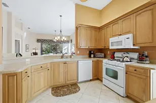 7623 Whitebridge Glen, University Park, FL 34201 - Photo 11