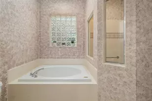 3130 Walter Travis Dr, Sarasota, FL 34240 - Photo 21