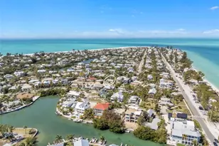 155 Crescent Dr, Anna Maria, FL 34216 - Photo 5