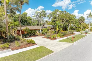 941 Virginia Dr, Sarasota, FL 34234 - Photo 1