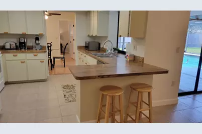 1526 Georgetowne Lane, Sarasota, FL 34232 - Photo 3