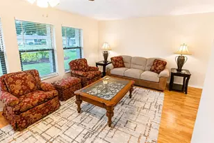 1526 Georgetowne Ln, Sarasota, FL 34232 - Photo 9