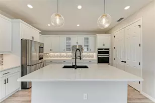 3519 74th Ave Cir E, Sarasota, FL 34243 - Photo 15