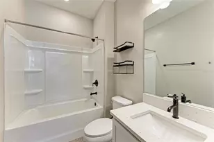 3519 74th Ave Cir E, Sarasota, FL 34243 - Photo 27