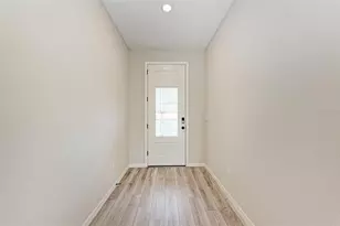 3519 74th Ave Cir E, Sarasota, FL 34243 - Photo 5