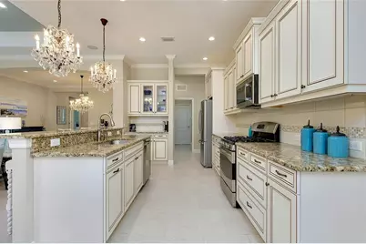 12235 Thornhill Court, Lakewood Ranch, FL 34202 - Photo 7