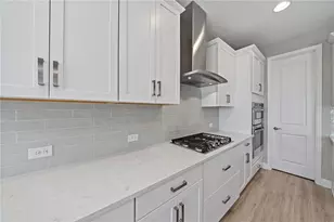 4749 Antrim Dr, Sarasota, FL 34240 - Photo 7