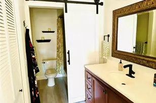 5061 Barrington Cir, Sarasota, FL 34234 - Photo 23