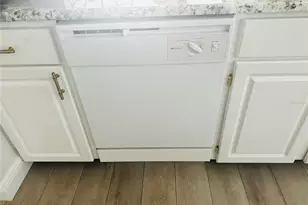 5061 Barrington Cir, Sarasota, FL 34234 - Photo 11