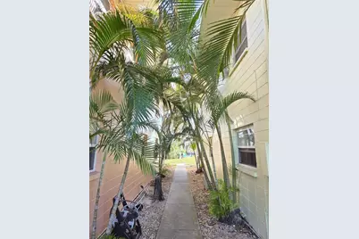 10215 Manatee Avenue W #1, Bradenton, FL 34209 - Photo 3