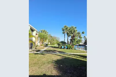10215 Manatee Avenue W #1, Bradenton, FL 34209 - Photo 11