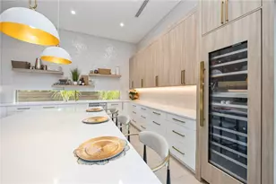 2314 Prospect St, Sarasota, FL 34239 - Photo 9