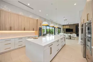 2314 Prospect St, Sarasota, FL 34239 - Photo 9