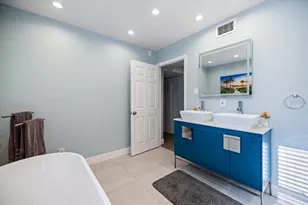 432 Country Club Dr, Oldsmar, FL 34677 - Photo 29