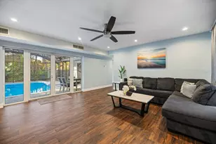 432 Country Club Dr, Oldsmar, FL 34677 - Photo 17