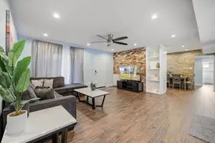 432 Country Club Dr, Oldsmar, FL 34677 - Photo 15