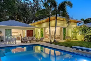 1731 Cunliff Ln, Sarasota, FL 34239 - Photo 15