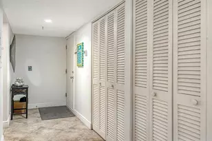 1001 Benjamin Franklin Dr, Sarasota, FL 34236 - Photo 5